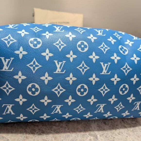 Fashion Top Handle Bag-Stunning High Quality in Gorgeous BLUE! - Picture 9 of 9